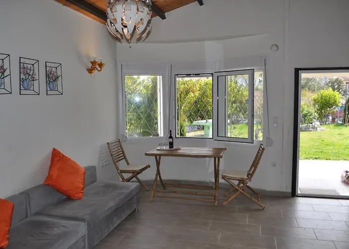 Ferienhaus Fofi's Garden *